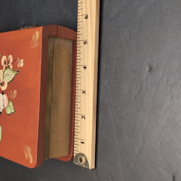 Hand-Painted Floral/ Bird Wooden Trinket Box. - Picture 10 of 11